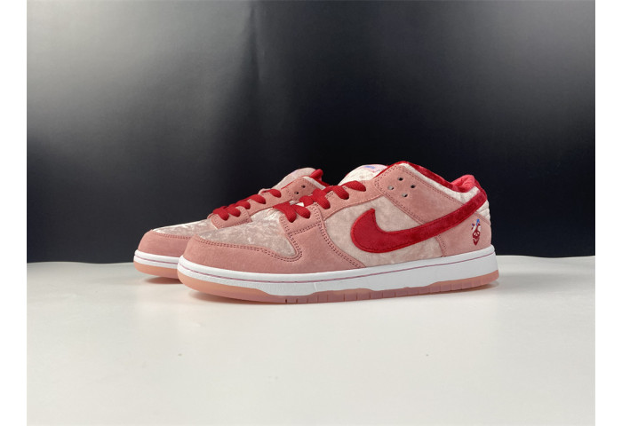 Nike SB Dunk Low StrangeLove Skateboards (Regular Box) CT2552-800