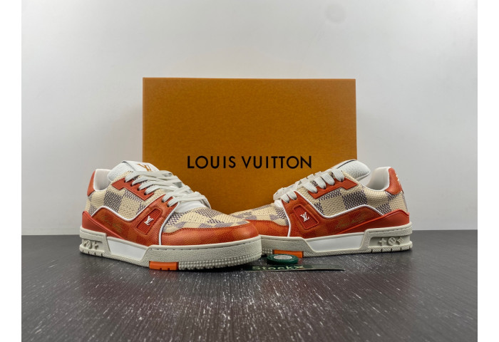 l**is V*t*n lv trainer