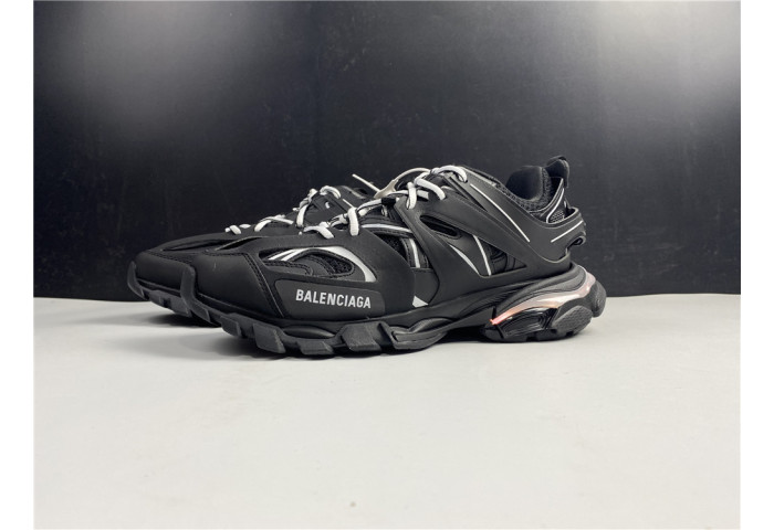 Ba*len*cia*ga track led black 555036w2gb11000