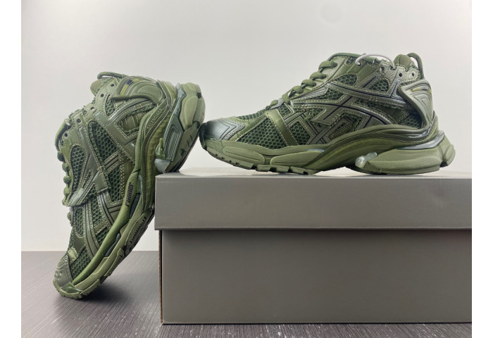 Ba*len*cia*ga runner sneaker