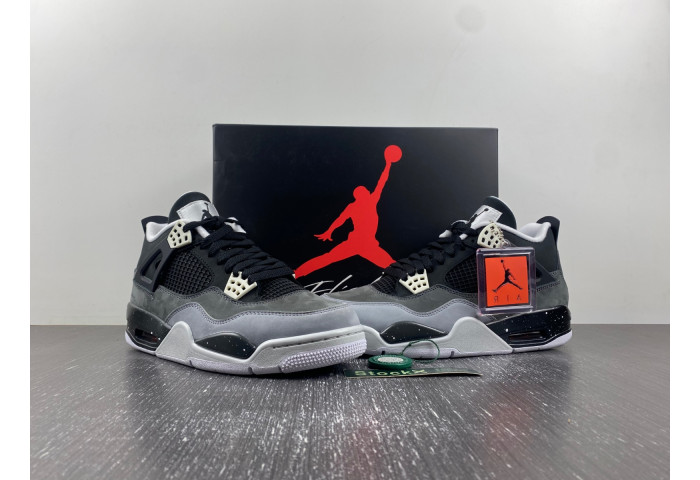 AIR JORDAN 4 RETRO