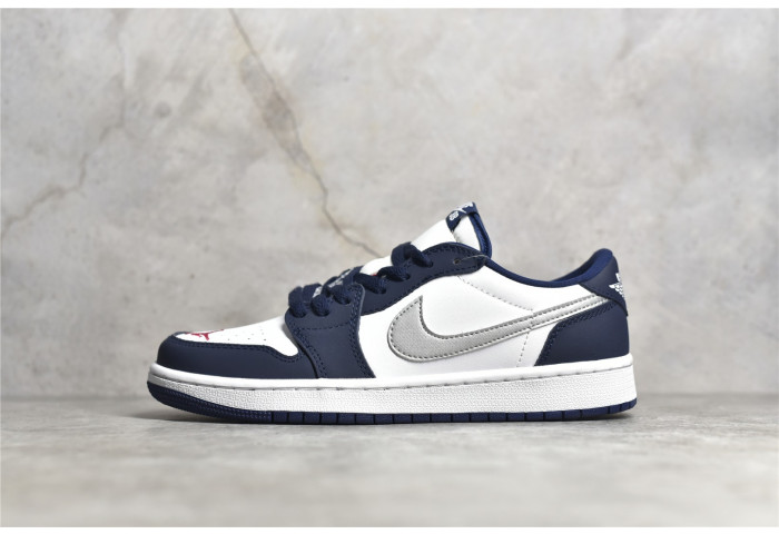 Jordan 1 Low SB Midnight Navy CJ7891-400