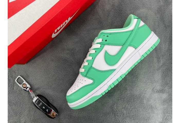 Nike Dunk Low Green Glow (W) - DD1503-105
