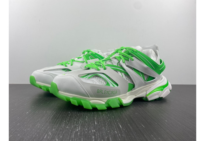 Ba*len*cia*ga track trainer