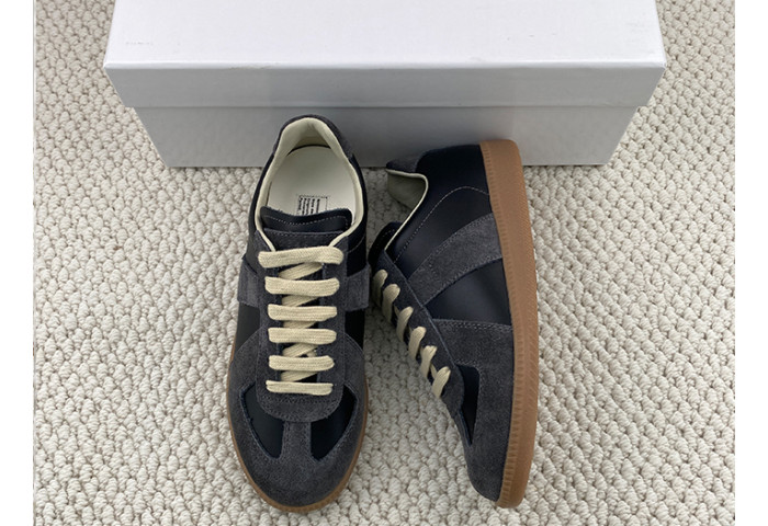ma*s*n Ma*i*la calfskin sneakers