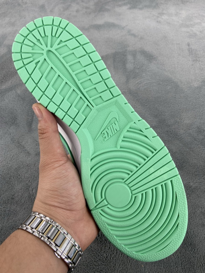 Nike Dunk Low Green Glow (W) - DD1503-105