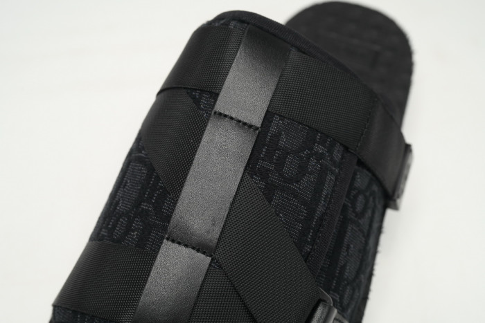 D*or alpha oblique black slide