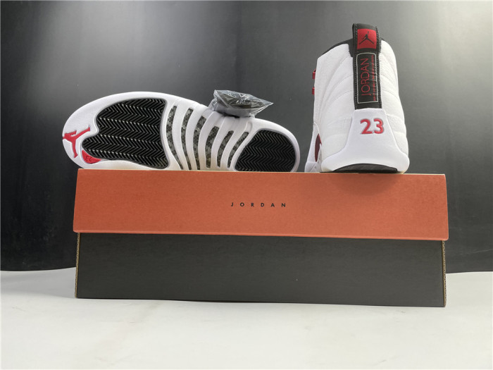 JORDAN 12 White flame red CT8013-106