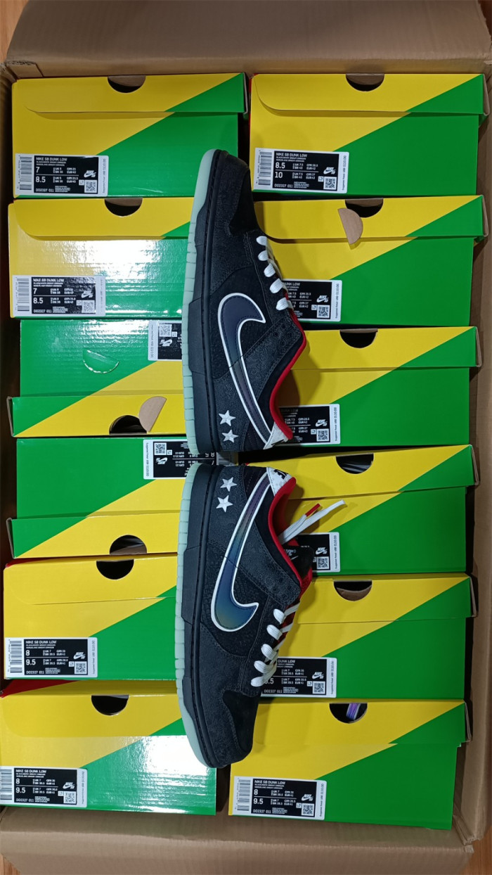 Nike SB Dunk Low LPL League of Legends  DO2327-011