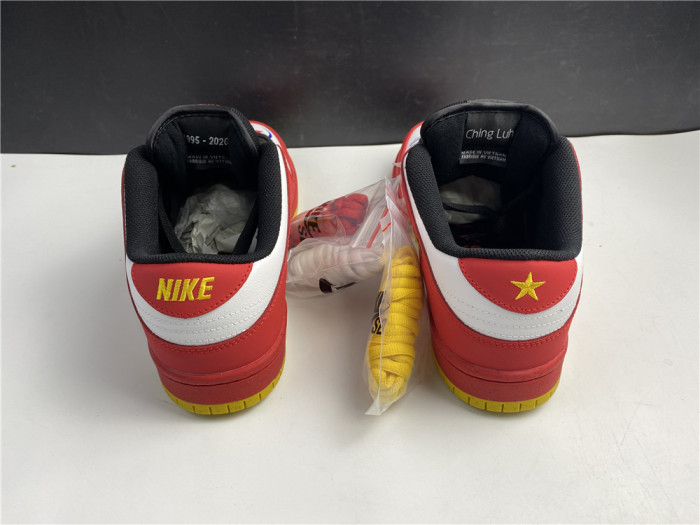 Nike SB Dunk Low “Vietnam 25th Anniversary” 309242-307