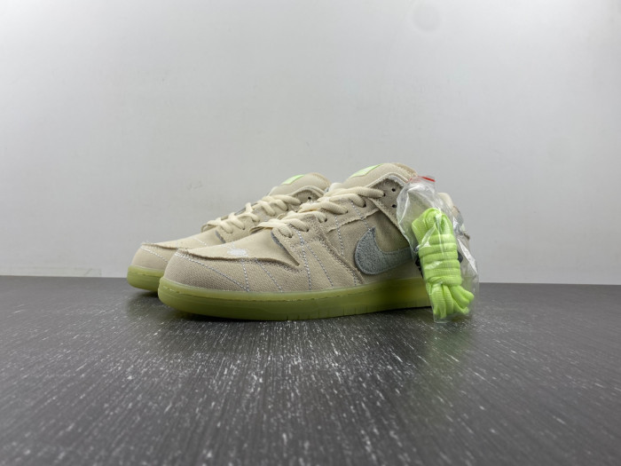 Nike Dunk SB Low Mummy DM0774-111