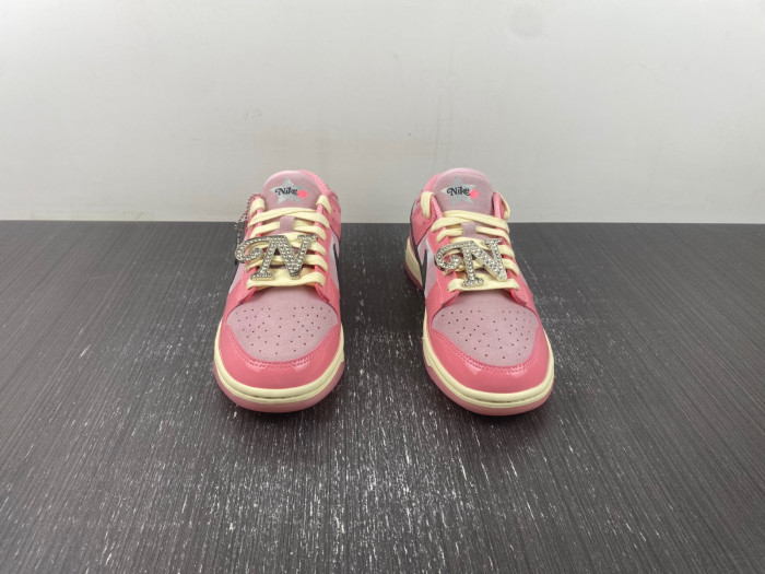 Nike Dunk Low “Barbie” FN8927-621