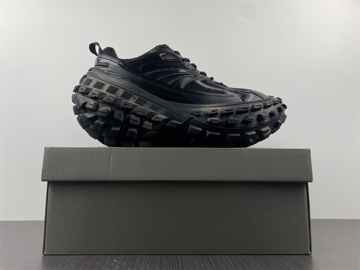 Ba*len*cia*ga defender black 20220901