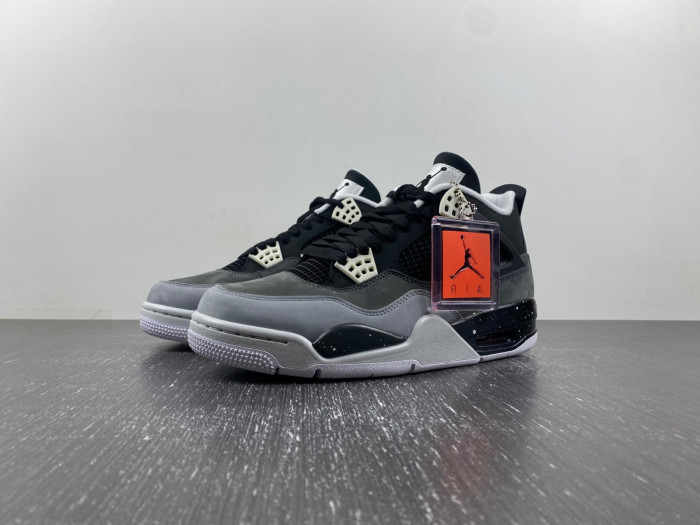 AIR JORDAN 4 RETRO 