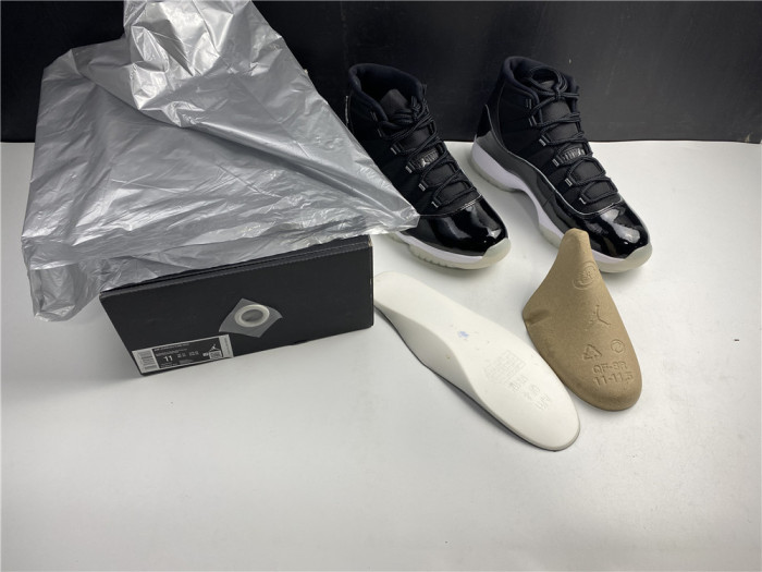 Jordan 11 Retro Black Clear CT8012-011