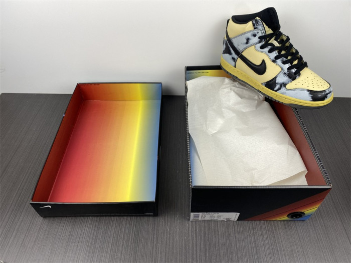 Dunk High DD9404-700