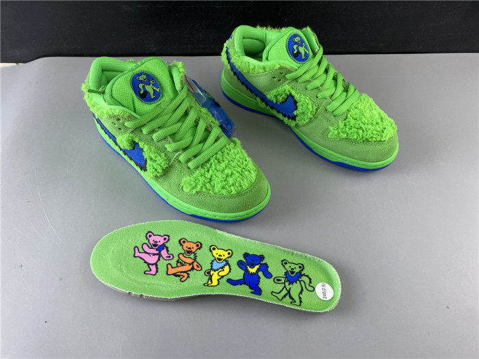 GRATEFUL DEAD X NIKE SB DUNK LOW “GREEN BEAR” CJ5378-300