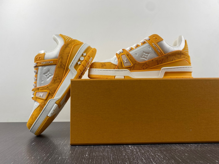 l**is V*t*n lv trainer