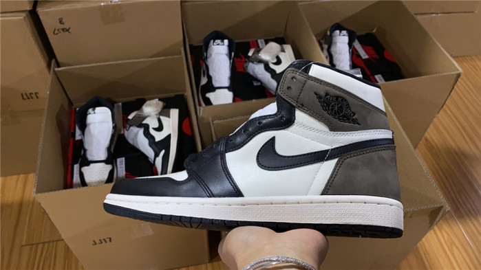 Jordan 1 Retro High Dark Mocha 555088-105