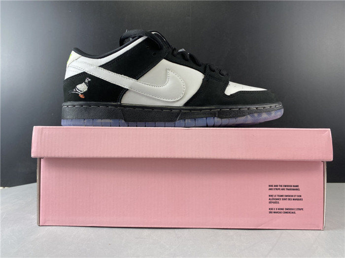 Nike SB Dunk Low Staple Panda Pigeon BV1310-013
