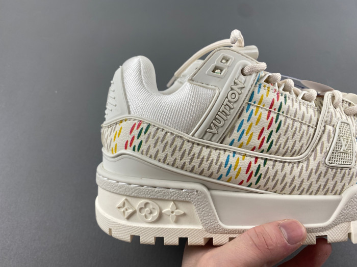 l**is V*t*n lv trainer