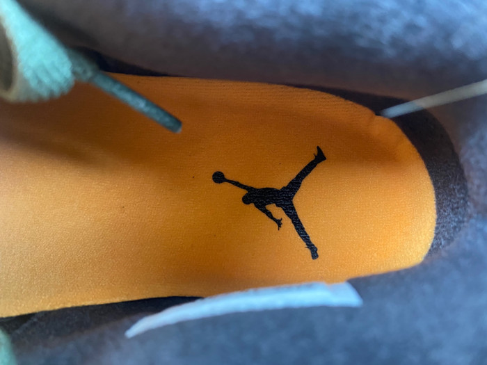 AIR JORDAN 4 RETRO FB9927