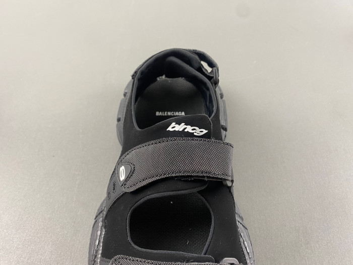 Ba*len*cia*ga sandal