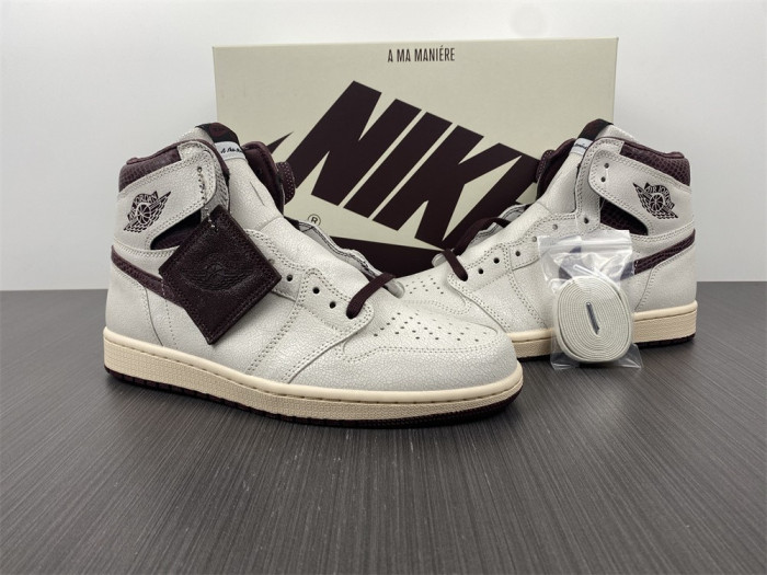 Air Jordan 1 High OG Sail/Burgundy Crush DO7097-100