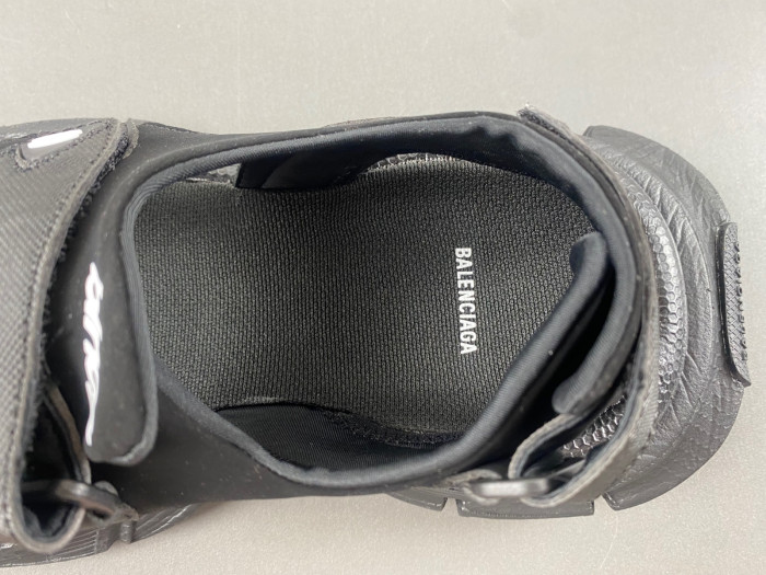 Ba*len*cia*ga sandal