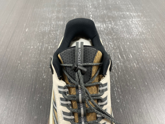 Moncler Trailgrip Beige White