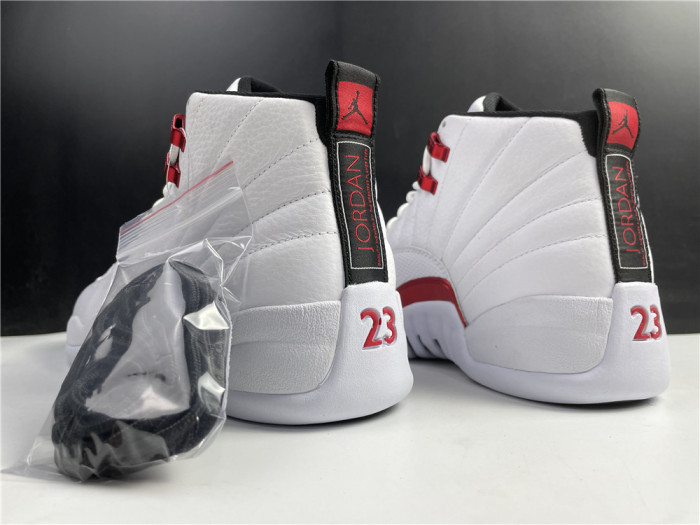 JORDAN 12 White flame red CT8013-106