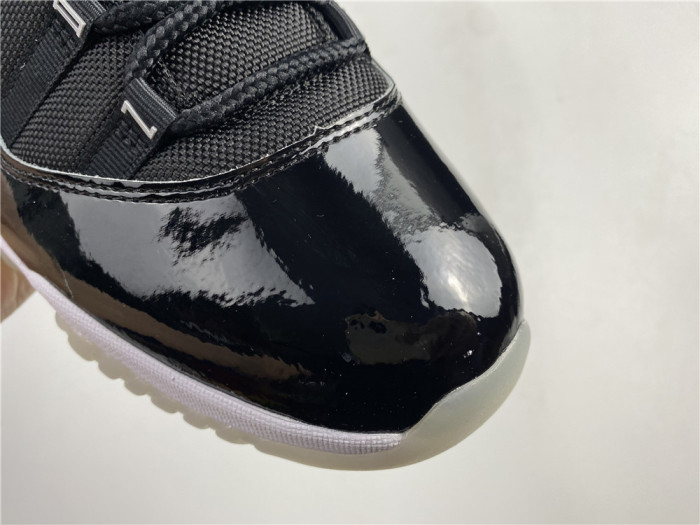 Jordan 11 Retro Black Clear CT8012-011