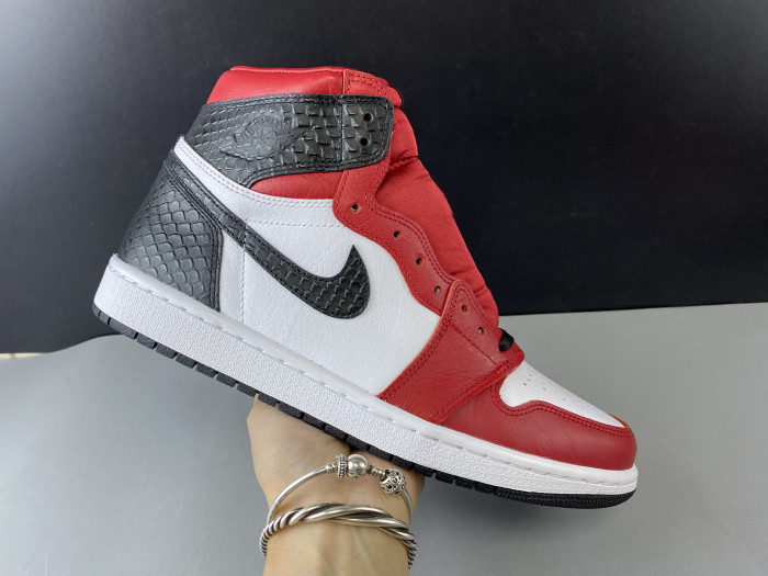 Jordan 1 Retro High Satin Snake Chicago (W) CD0461-601