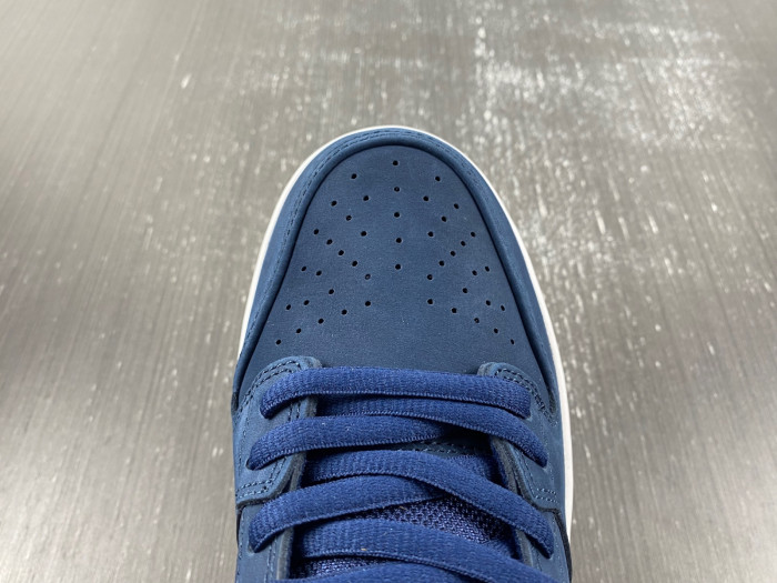 Nike SB Dunk Low Pro ISO CW7463-401