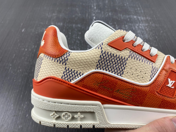 l**is V*t*n lv trainer