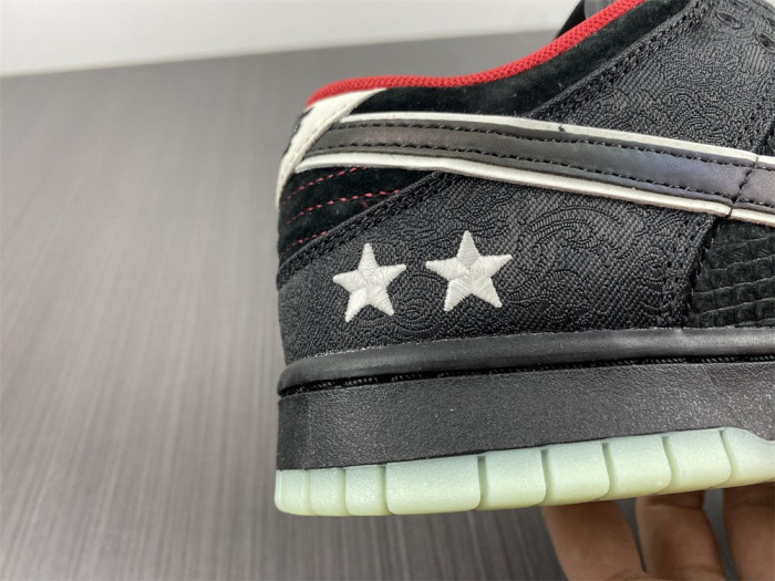 Nike SB Dunk Low LPL League of Legends  DO2327-011