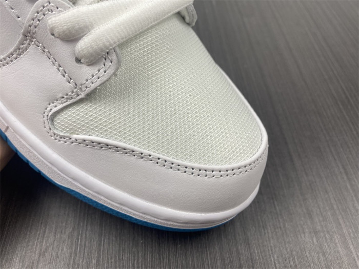 Nike SB Dunk Low “Laser Blue” BQ6817-101