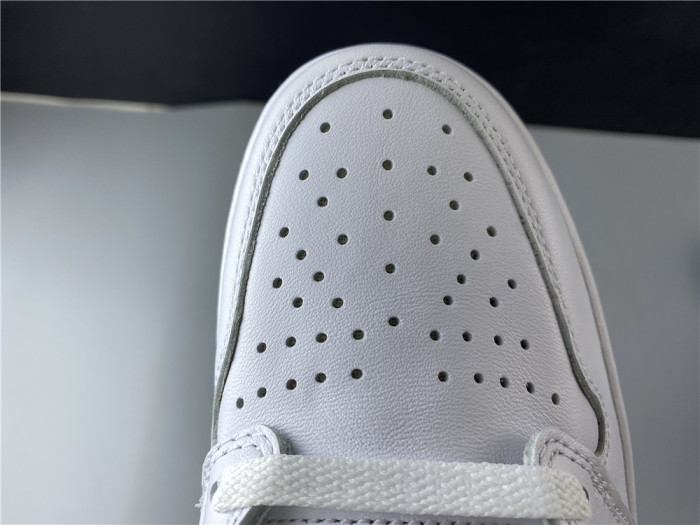 Jordan 1 Retro Metallic Navy (2016) 555088-106