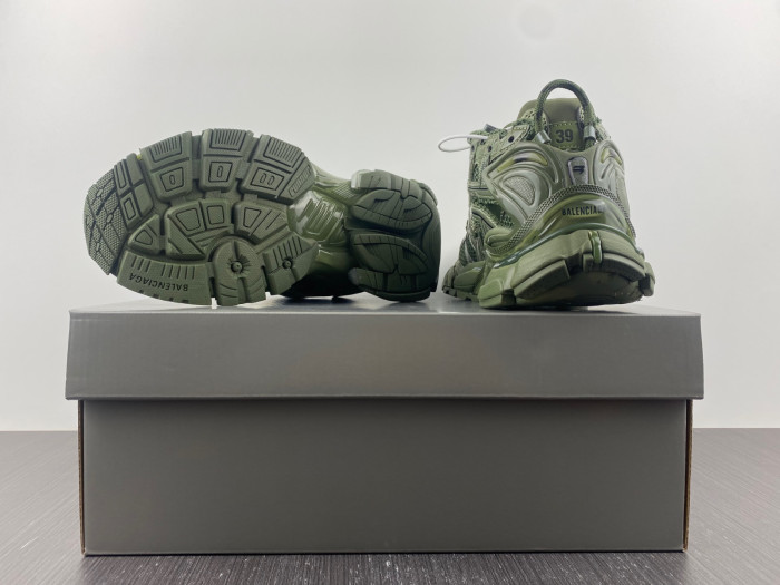 Ba*len*cia*ga runner sneaker