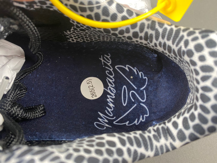 Nike Kobe 7 VI WHITE AND BLACK BLANC ET NOIR CW2190-002