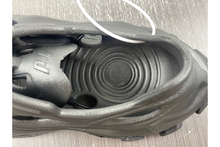 Ba*len*cia*ga sandal