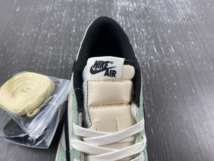 Travis Scott x Air Jordan 1 Low DM7866-813