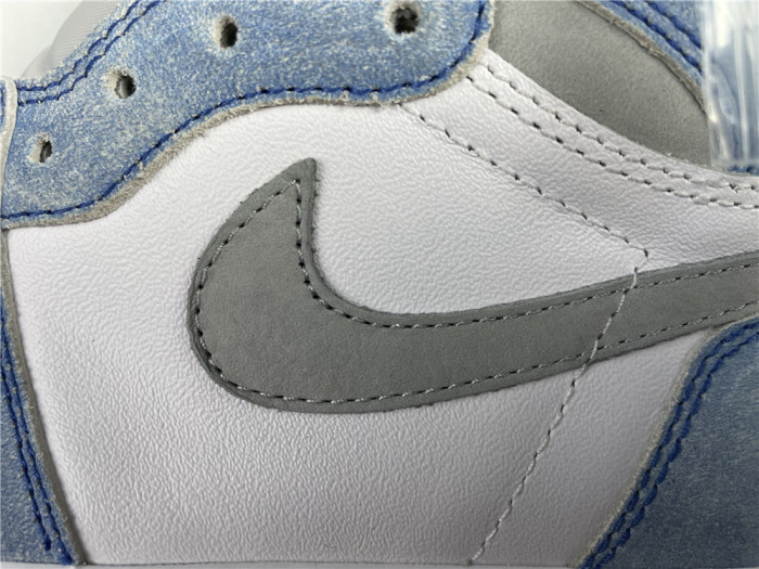 Jordan 1 Retro High OG Hyper Royal 555088-402