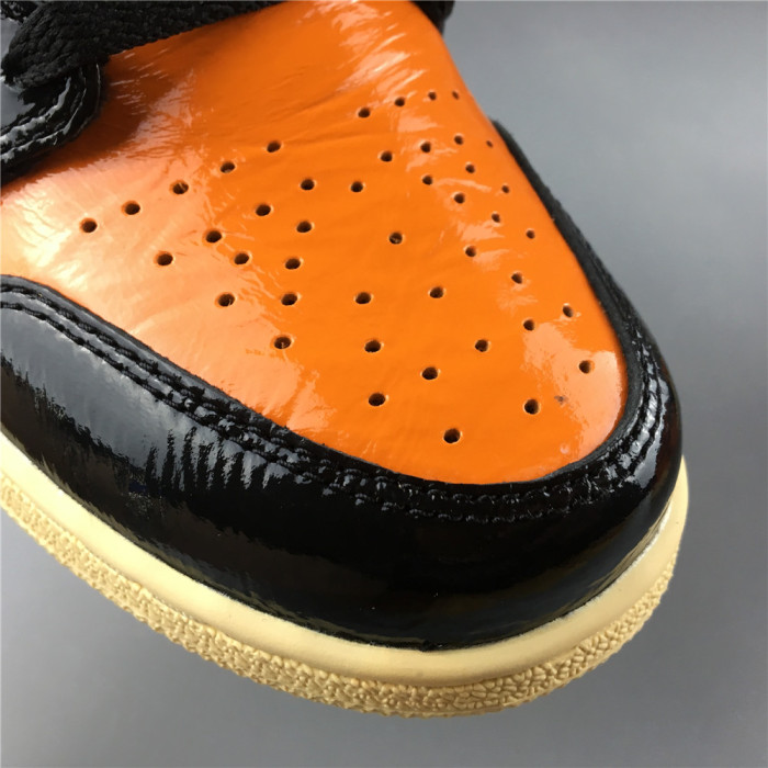 AIR JORDAN 1 SHATTERED BACKBOARD 3.0 555088-028
