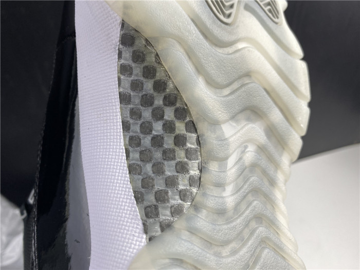 Jordan 11 Retro Black Clear CT8012-011