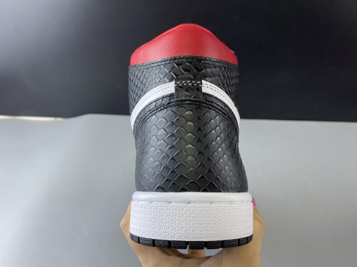 Jordan 1 Retro High Satin Snake Chicago (W) CD0461-601