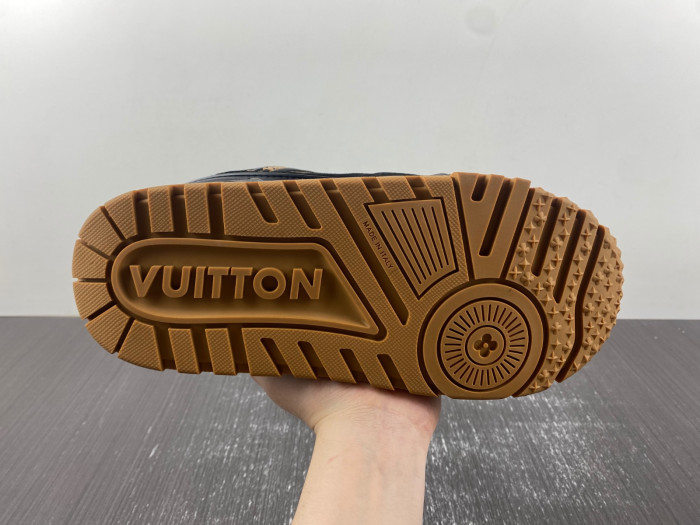 l**is V*t*n lv trainer