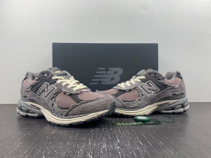 NEW BALANCE 2002R M2002RDY