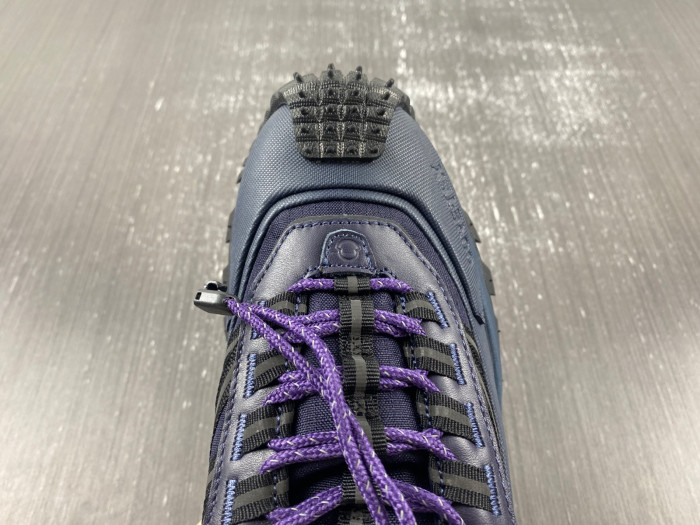 MONCLER TRAILGRIP GORE-TEX