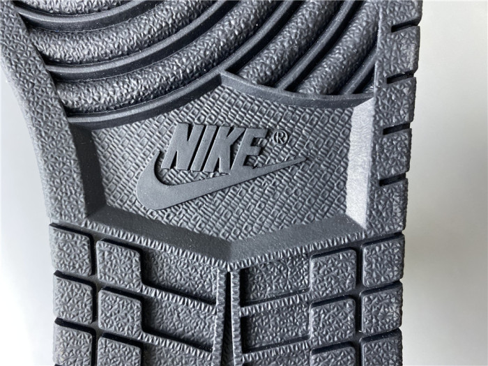 Jordan 1 Retro High Light Smoke Grey 555088-126